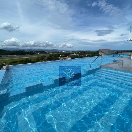 Aru Suites Homestay Wifi,Carpark,24H Check In,Water Filter By R2 Residence Kota Kinabalu Buitenkant foto