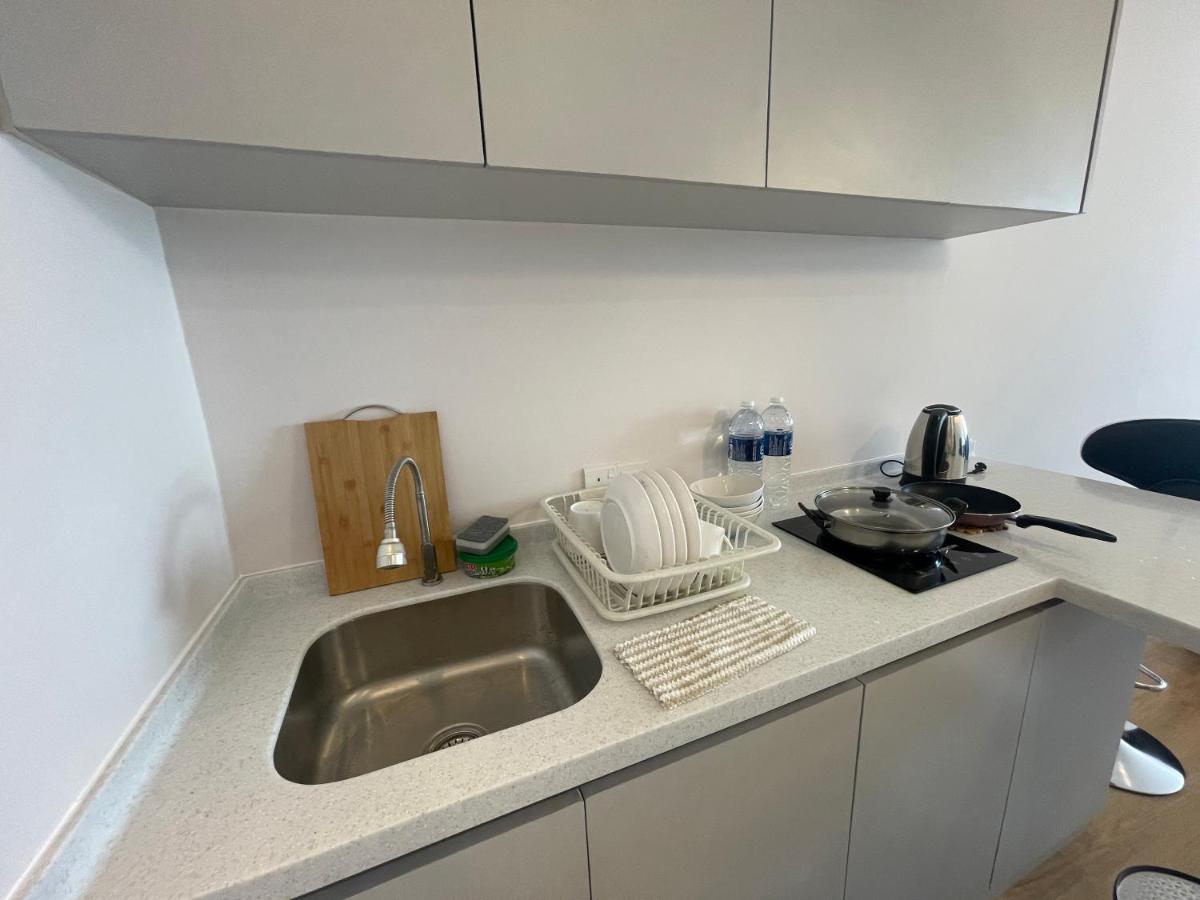 Aru Suites Homestay Wifi,Carpark,24H Check In,Water Filter By R2 Residence Kota Kinabalu Buitenkant foto
