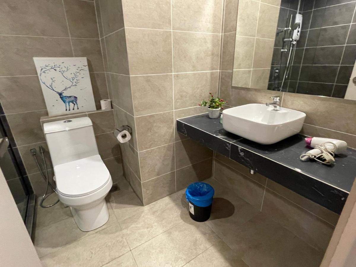 Aru Suites Homestay Wifi,Carpark,24H Check In,Water Filter By R2 Residence Kota Kinabalu Buitenkant foto