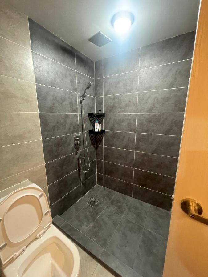 Aru Suites Homestay Wifi,Carpark,24H Check In,Water Filter By R2 Residence Kota Kinabalu Buitenkant foto