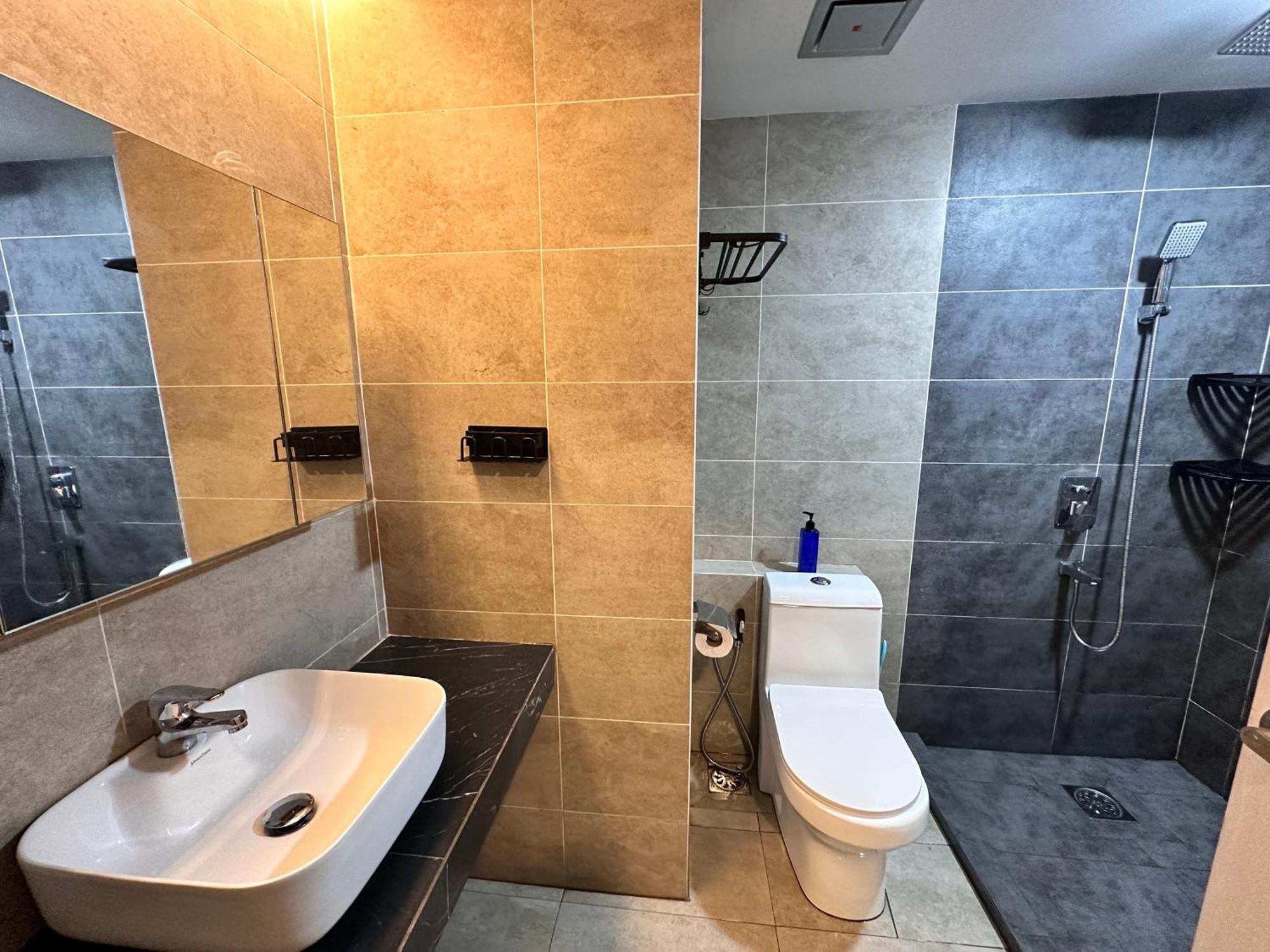 Aru Suites Homestay Wifi,Carpark,24H Check In,Water Filter By R2 Residence Kota Kinabalu Buitenkant foto